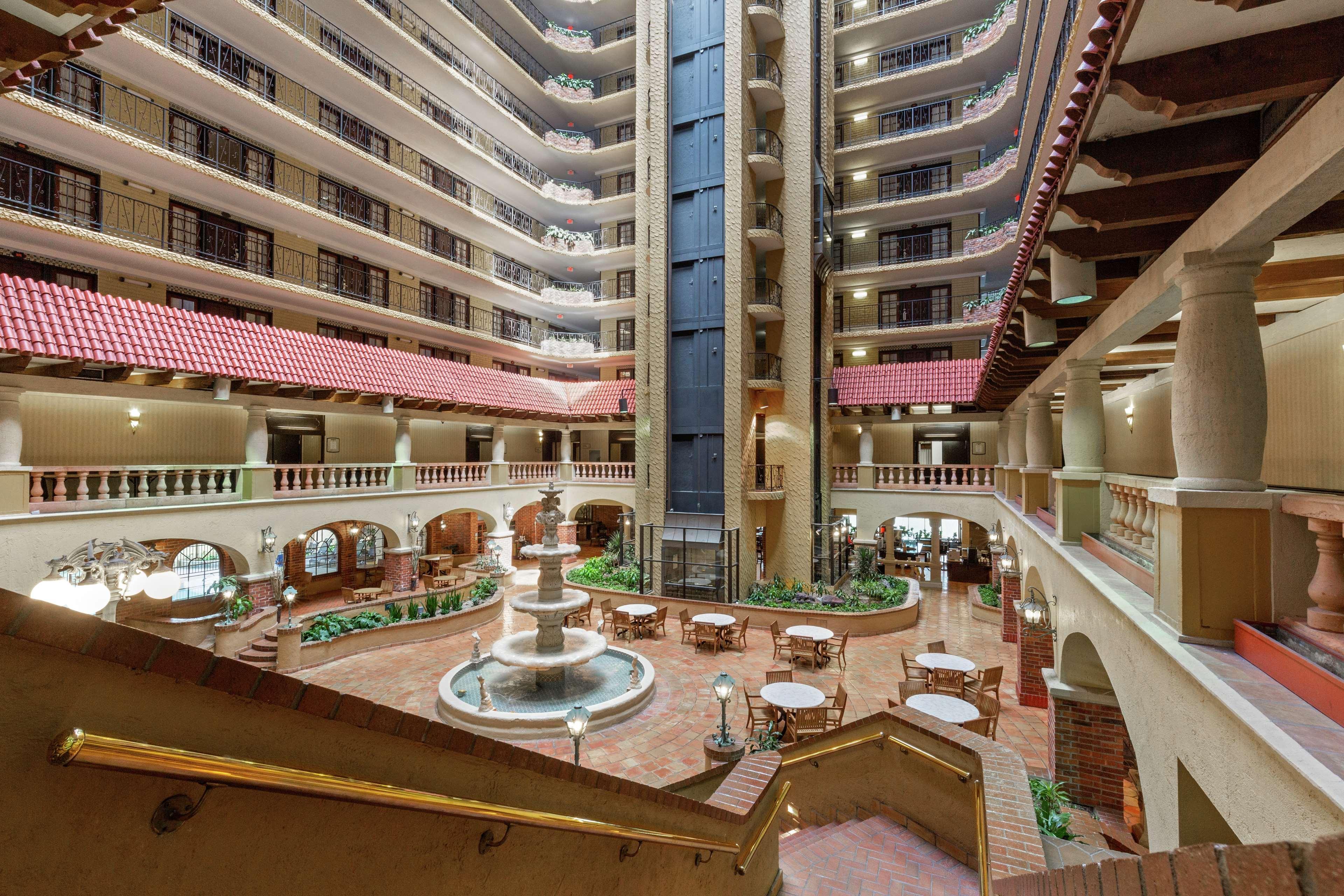 Embassy Suites By Hilton Kansas City Plaza Kültér fotó