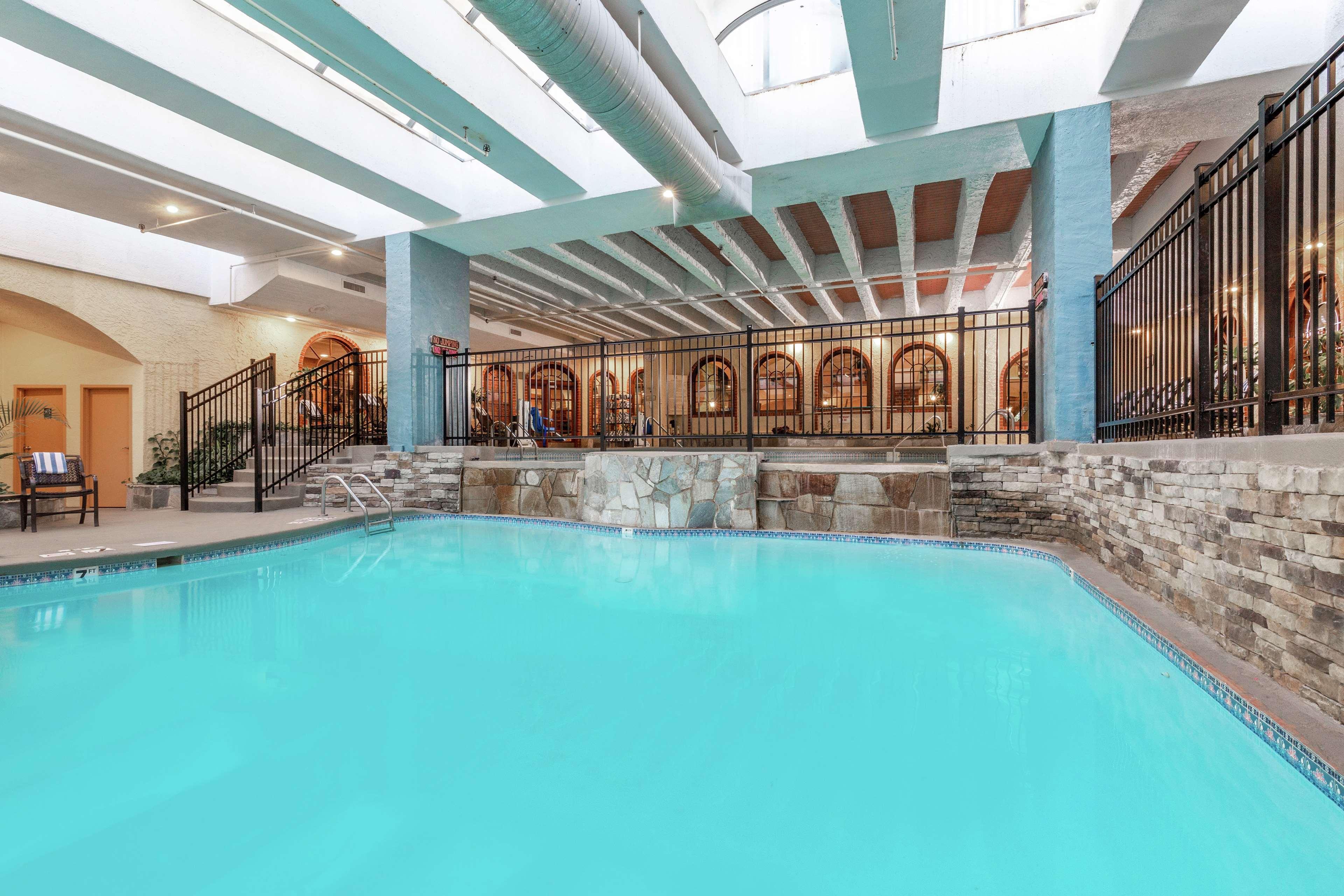 Embassy Suites By Hilton Kansas City Plaza Kültér fotó